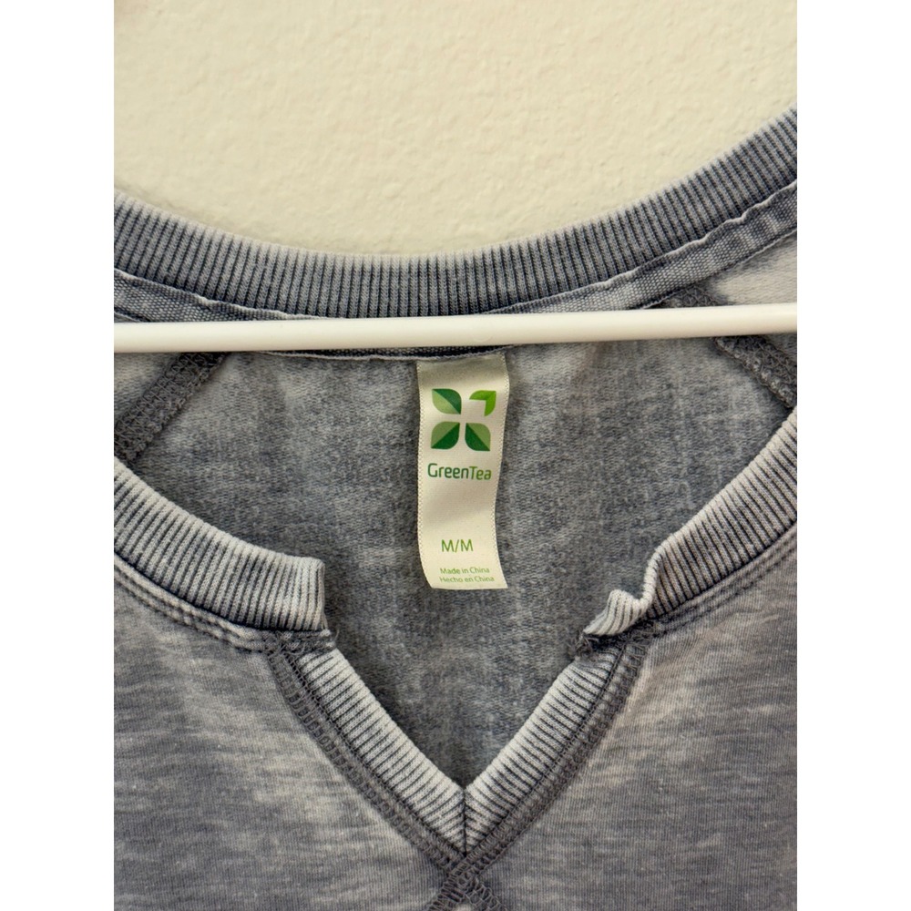 GreenTea Women Gray V-Neck Split Back Tunic Top M/M Casual Weekend - Picture 2 of 3
